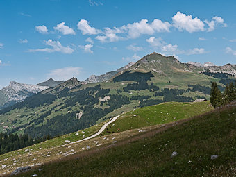 face au Mont Lachat de Châtillon