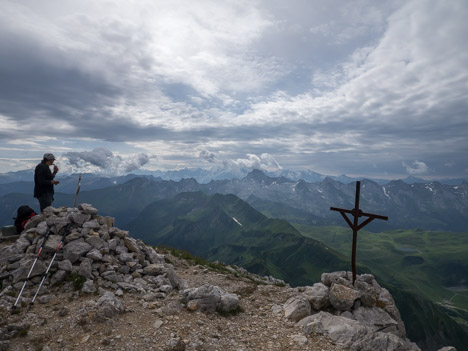 Croix au sommet de la Pointe Blanche