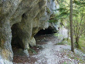 Les Grottes François 1er, abri sous roche de la commune de Saint Sulpice, Savoie