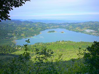 Depuis le belvédère de la Grande Dressière, le Lac d'Aiguebelette