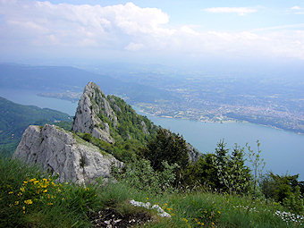 La Dent du Chat, Aix les Bains, et le Lac du Bourget