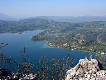 Du point de vue de la Drayère, le Lac d'Aiguebelette, Nances, Avant Pays Savoyard