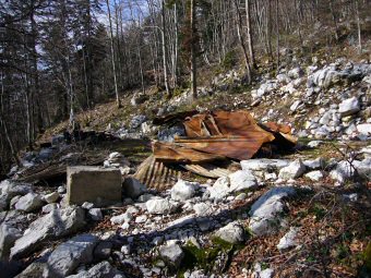 La ruine du refuge des Côtes, Bourdeau