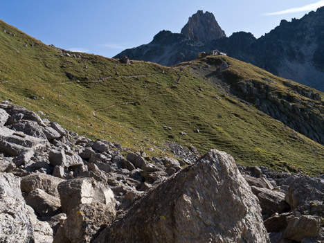 Refuge de Presset, Aiguille de la Nova