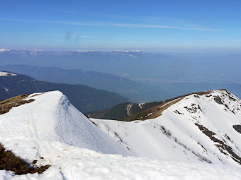 Crête de la Montagne d'Arvillard, la Chartreuse à l'horizon