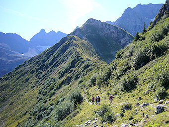 Traversée sous le Mont Saint-Mury