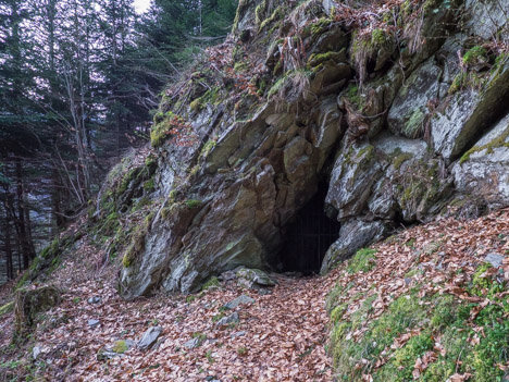 L'entrée de la grande fosse, Sentier du Fer - Pinsot