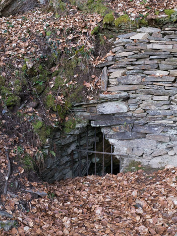 Entrée de la petite fosse, Sentier du Fer - Pinsot