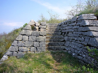 Rempart de Fort les Bancs, Virignin, Ain