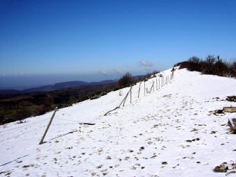 Progressant sur la crête d'innimond un regard vers le Nord