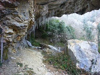 Arche de la Roche Percée, Béon