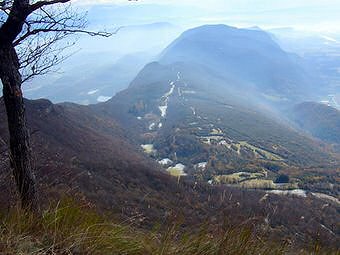 Le Lac de Crotel et la Montagne de Saint-Benoit