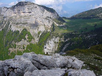 Le Col de l'Alpette et la face Ouest du Granier, Savoie