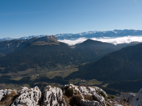 Saint-Hugues-de-Chartreuse dominé par la Dent de Crolles