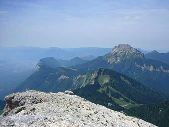 Chamechaude domine la Chartreuse Sud