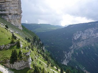 Col de l'Alpette et falaises du Pinet