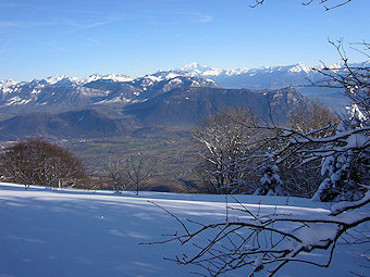 Les Bauges et le Mont Blanc à l'horizon