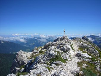 Croix de bois à la cime de la Lance Sud de Malissard