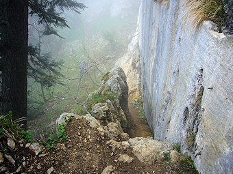 Fissure dans la descente du Pas du loup