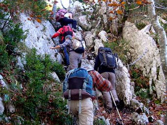 Antoine Salvi en tête vers la Roche Veyrand