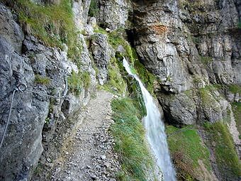 Le Pas Ruat, cascade de la source du Guiers
