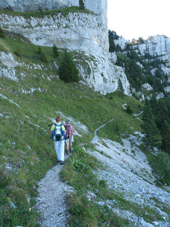 Traversée au-dessus du couloir rocheux