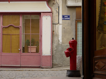 Façade et borne incendie, Buis-les-Baronnies