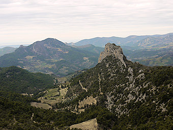 Roche de Saint-Julien depuis les Rochers de Sabouillon