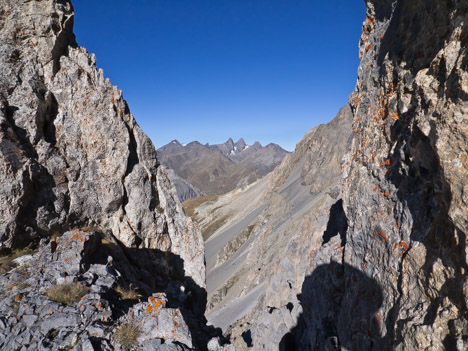 Les Aiguilles d'Arves au loin