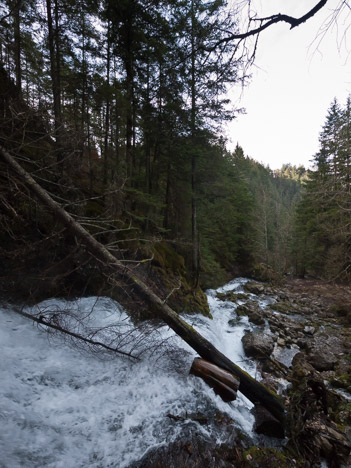 Le Bruyant, rapides et cascades