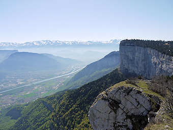 Sous la Buffe, falaises de la Sure