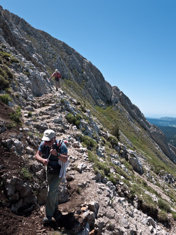 Antoine Salvi et Simone sur le sentier du Pas de la Ville