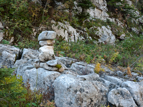 Cairn dans le talweg Morta