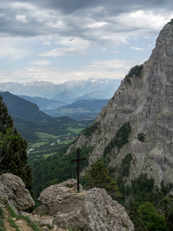 Croix de fer, Pas de l'Aiguille