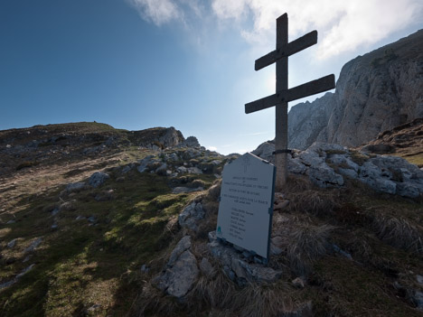 Pas de Berrièves, croix de Lorraine