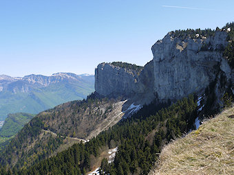 Rocher de la Combe Noire et falaises de la Buffe