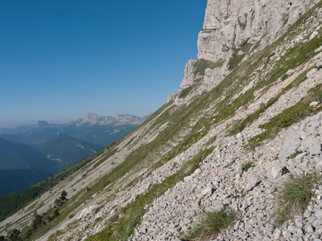 Au loin, le Grand Veymont et le Mont Aiguille