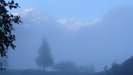 080916-belledonne-refuge-oule-pointe-comberousse-brouillard.jpg