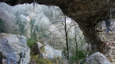 090105-bugey-roche-percee-arche-nord.jpg