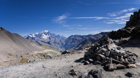 110916-beaufortain-col-grand-fond-cairn.jpg