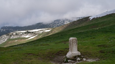 120515-chartreuse-col-alpe-borne-frontiere.jpg