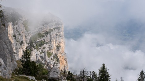 Brouillard sur la falaise de la Rousse