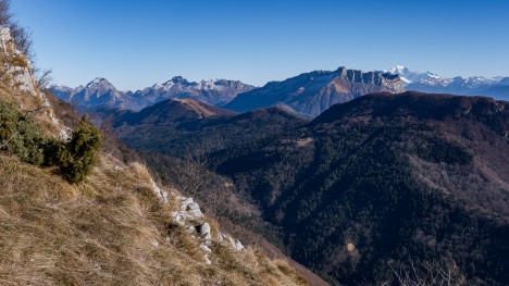 La Dent d'Arclusaz devant le Mont Blac