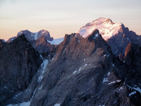 La Grande Ruine devant la barre des Écrins