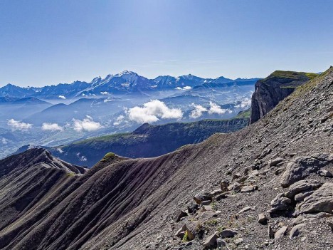 Passage de la Grande Forclaz, face au Mont Blanc