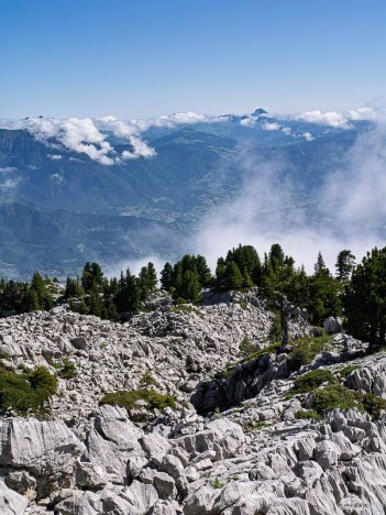 Descente du lapiaz du Petit Bargy