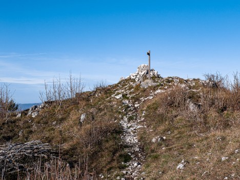 Le sommet de la Charvaz 1158 m, déc. 2019