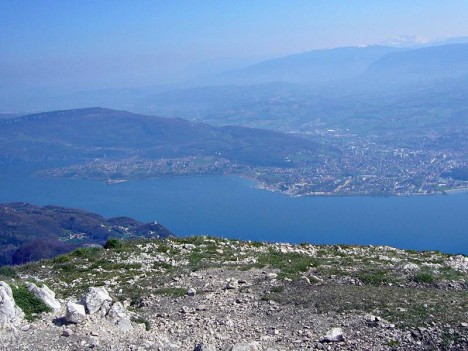 Le Lac du Bourget depuis le sommet de la Dent du Chat