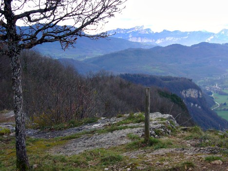 Le massif de la Chartreuse vu depuis le belvédère du Grand Bec