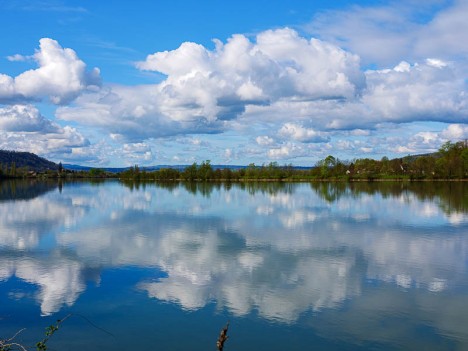 Le Rhône, miroir du ciel